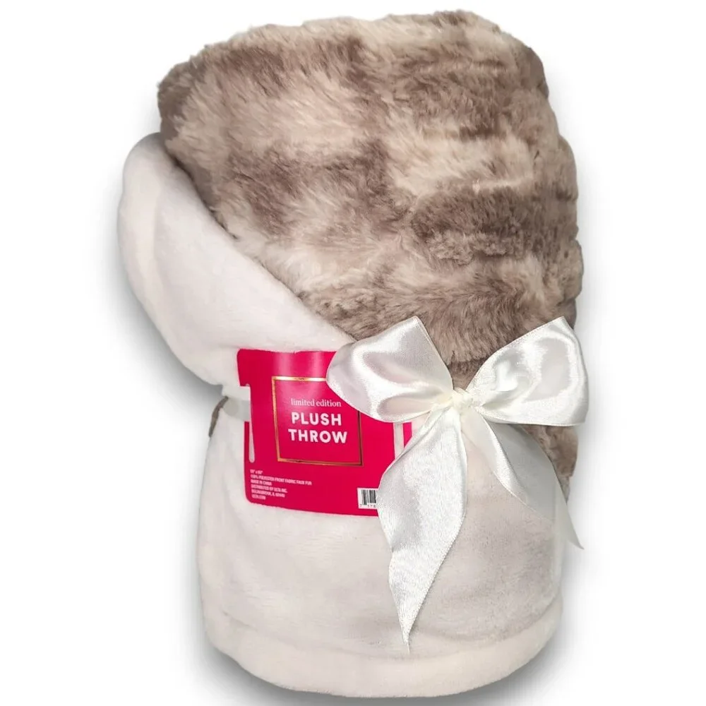 ULTA Beauty Plush Throw Blanket Faux Fur 50x60 Taupe White NWT Ltd Edition